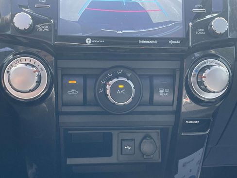 Used 2020 Toyota 4Runner Venture w/ Moonroof Package AWD/4WD image 27
