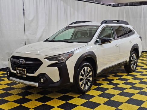 Used 2023 Subaru Outback Limited AWD/4WD image 7