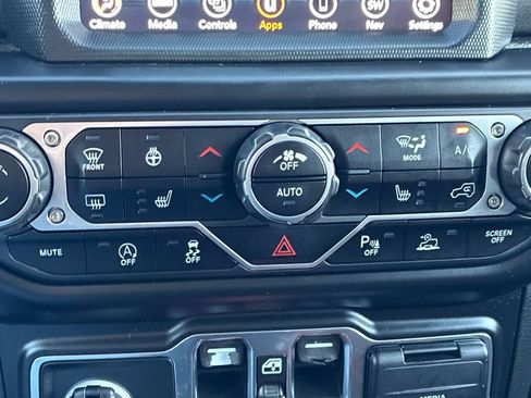 Used 2021 Jeep Gladiator Overland w/ Popular Equipment Package AWD/4WD image 29