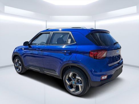 New 2025 Hyundai Venue Limited image 5