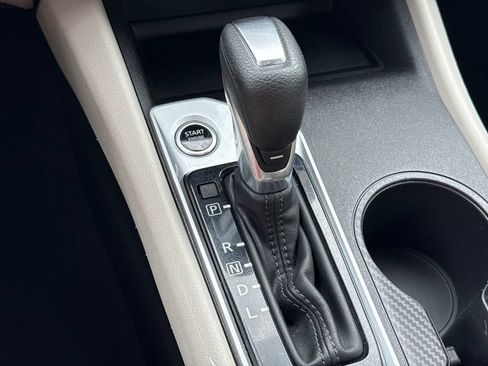 Used 2025 Nissan Altima 2.5 SV FWD image 28