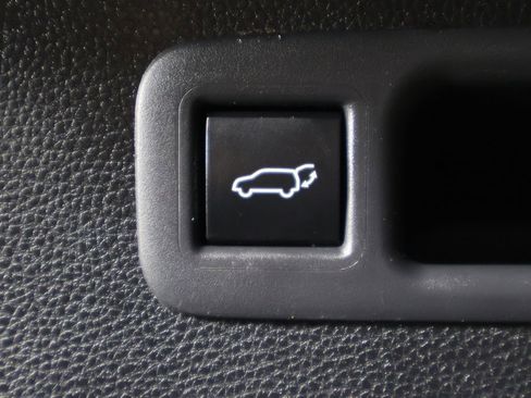 Used 2023 Toyota Highlander Limited AWD/4WD image 20