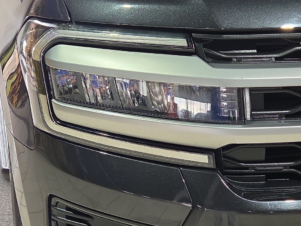 Used 2022 Ford Expedition XLT AWD/4WD image 7