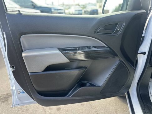 Used 2021 Chevrolet Colorado W/T w/ WT Convenience Package RWD image 8