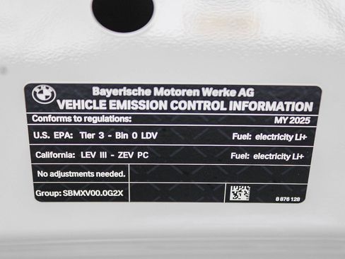 Certified 2025 BMW i4 xDrive40i AWD/4WD image 28
