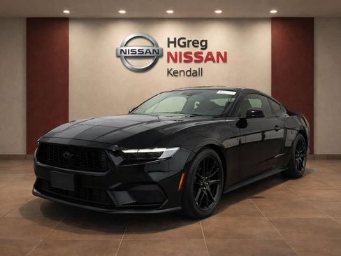 Used 2024 Ford Mustang Coupe image 3