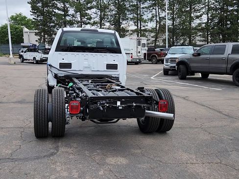 New 2025 Ford F550 4x4 Crew Cab image 8