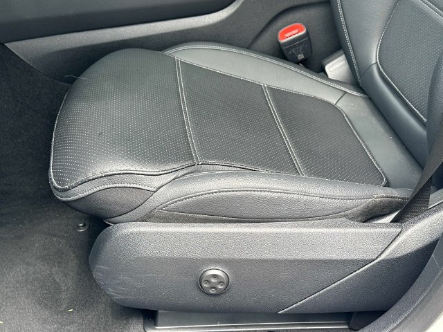 Certified 2026 Mercedes-Benz GLC 300 4MATIC image 17