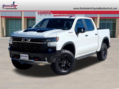 Used 2025 Chevrolet Silverado 1500 ZR2 image 1