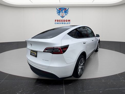 Used 2022 Tesla Model Y Long Range image 7