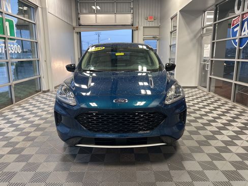 Used 2020 Ford Escape SE Sport image 2
