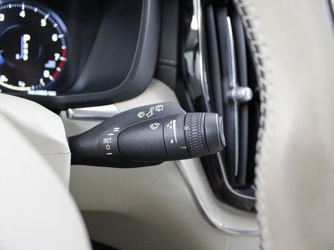 Certified 2021 Volvo XC60 T5 Inscription w/ Advanced Package image 32