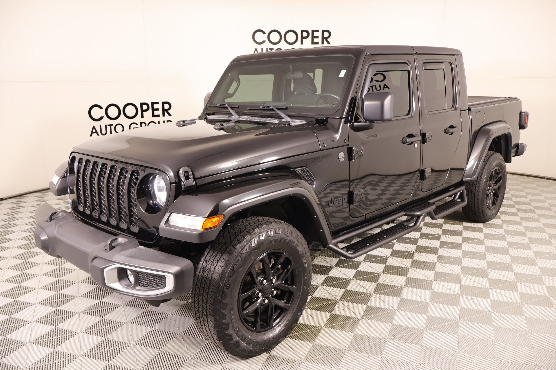 Used 2022 Jeep Gladiator Sport AWD/4WD image 9