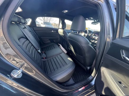 Used 2022 Kia Forte GT-Line w/ GT-Line Premium Package image 15