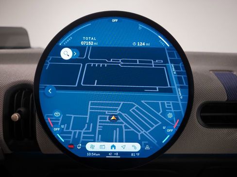 Used 2025 MINI Cooper 2-Door Hardtop image 10