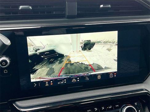 Used 2024 GMC Sierra 2500 AT4 image 18