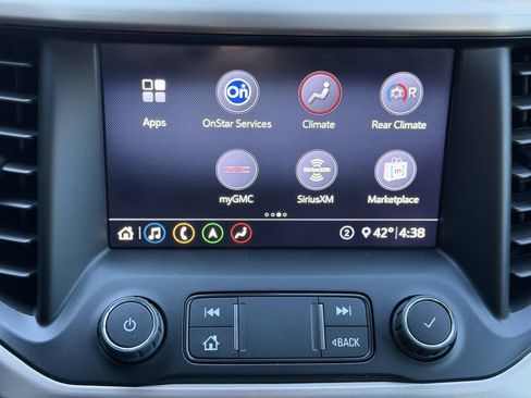 Used 2020 GMC Acadia Denali w/ Technology Package AWD/4WD image 32