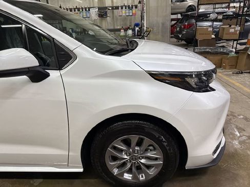Used 2024 Toyota Sienna XLE image 17
