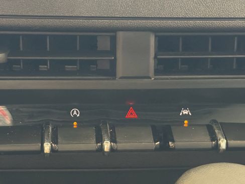 Used 2024 Chevrolet Colorado W/T image 36