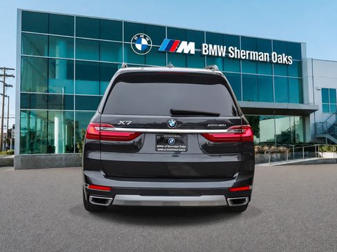 Used 2022 BMW X7 xDrive40i w/ Premium Package AWD/4WD image 5