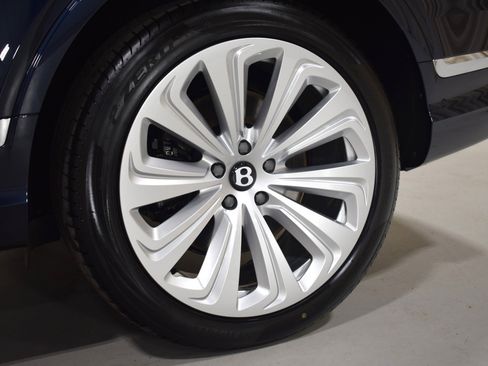 New 2025 Bentley Bentayga image 18
