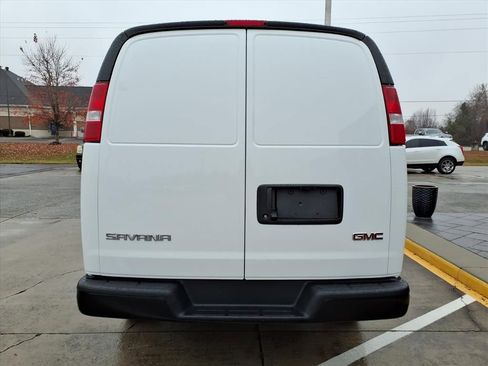 Used 2025 GMC Savana 2500 Work Van w/ Driver Convenience Package image 4