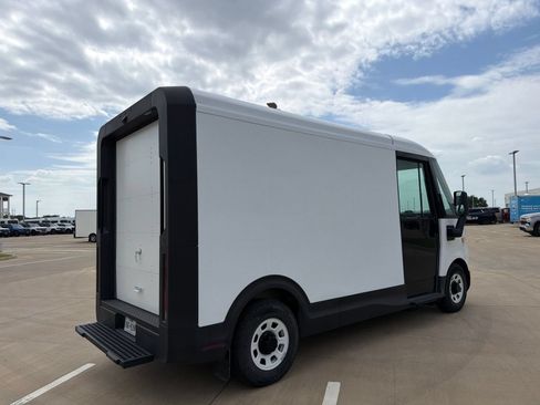 Used 2024 Chevrolet Brightdrop 400 w/ Commercial Equipment Package AWD/4WD image 3