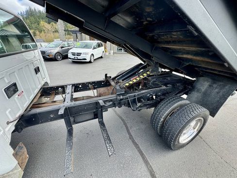 Used 2000 Ford F550 2WD Regular Cab Super Duty image 7