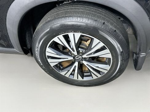 Used 2023 Nissan Rogue SV image 11