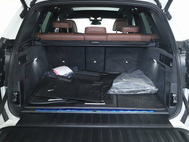 Used 2026 BMW X5 xDrive50e w/ M Sport Package AWD/4WD image 32