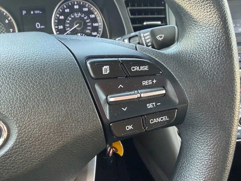 Used 2020 Hyundai Elantra SE image 20