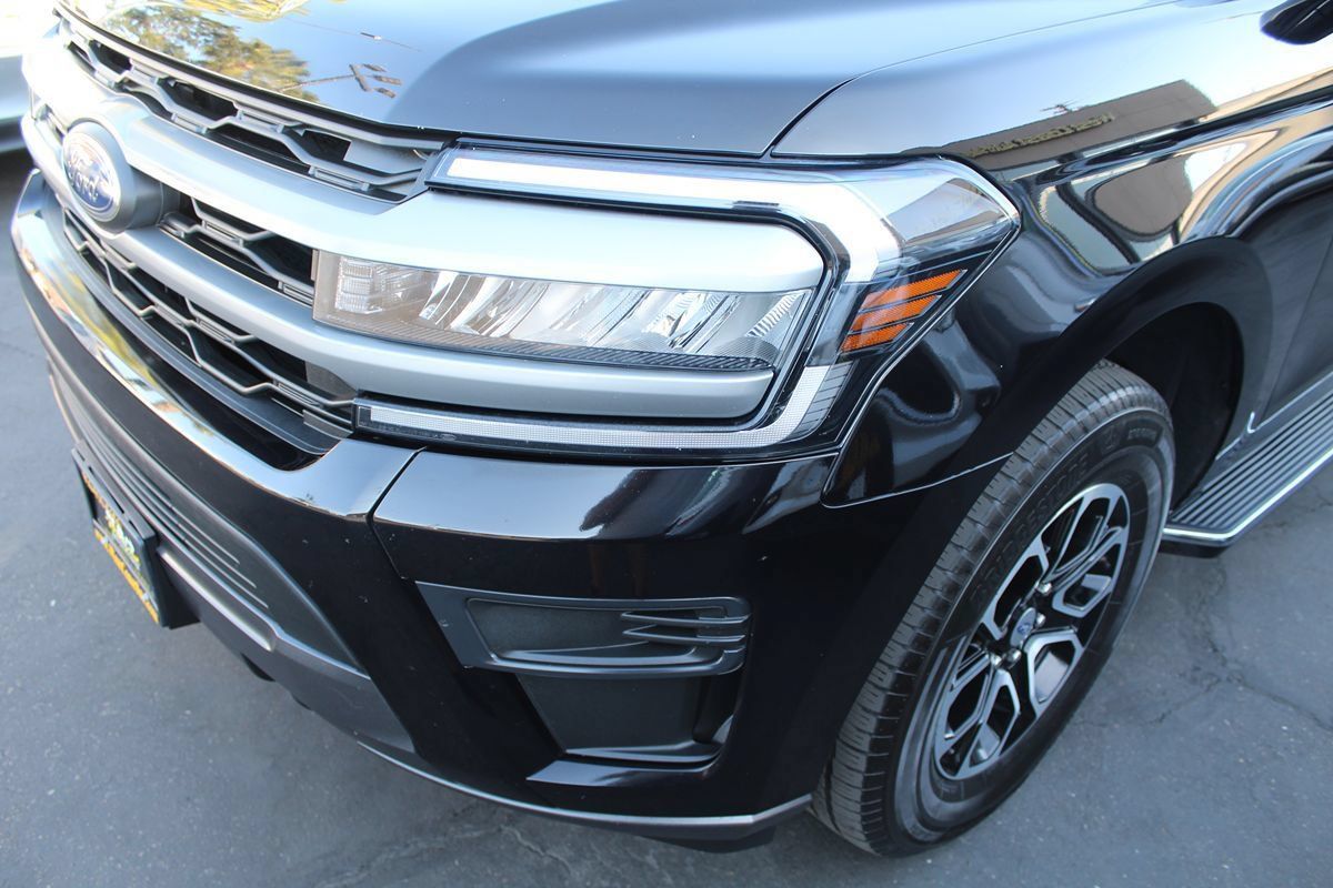 Used 2022 Ford Expedition XLT AWD/4WD image 10