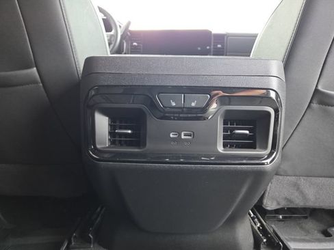 Used 2025 Chevrolet Silverado 2500 ZR2 w/ Technology Package AWD/4WD image 24