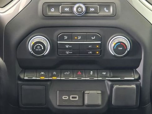 Used 2024 Chevrolet Silverado 1500 Custom image 22