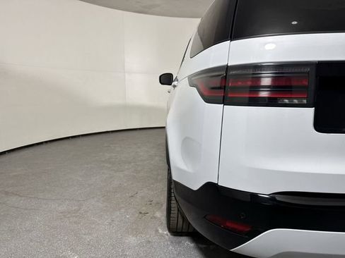 Used 2022 Land Rover Discovery HSE R-Dynamic image 22