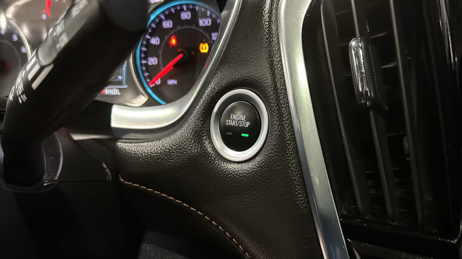Used 2019 Chevrolet Traverse LT w/ LT Premium Package AWD/4WD image 19