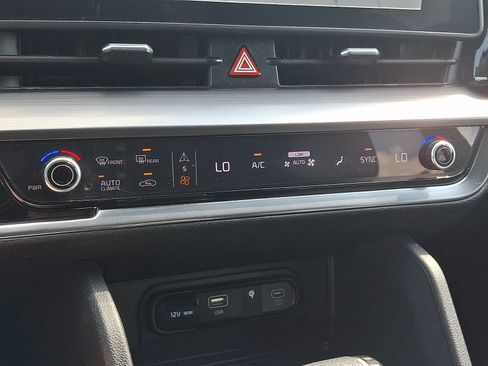Certified 2023 Kia Sportage EX FWD image 15