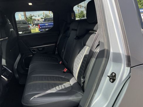 Used 2022 Rivian R1T Adventure AWD/4WD image 24