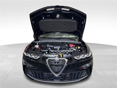 Used 2024 Alfa Romeo Tonale Ti AWD/4WD image 11