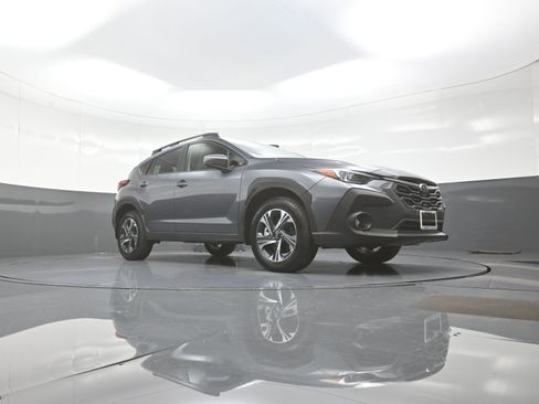 Used 2024 Subaru Crosstrek 2.0i Premium AWD/4WD image 9