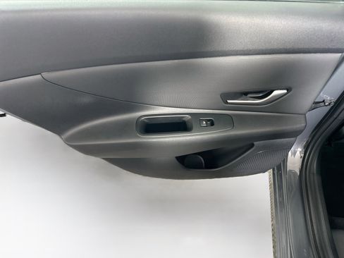 Used 2025 Hyundai Elantra SEL FWD image 26