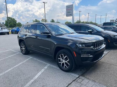 Certified 2023 Jeep Grand Cherokee Limited AWD/4WD image 2