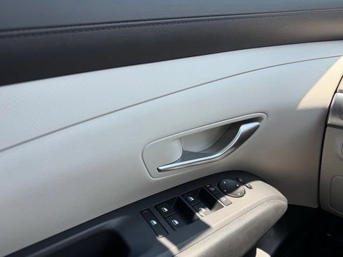 Certified 2025 Hyundai Tucson SE AWD/4WD image 11