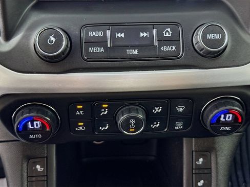 Used 2017 GMC Acadia SLT FWD image 18
