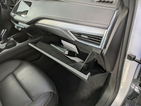 Used 2021 Cadillac XT4 Premium Luxury w/ Cold Weather Package image 34