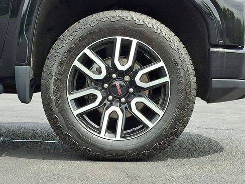 Used 2022 GMC Sierra 1500 AT4 w/ AT4 Preferred Package AWD/4WD image 8