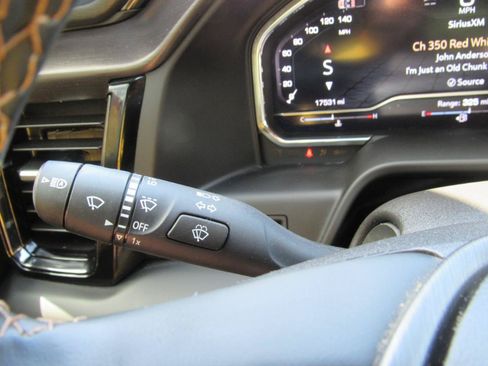 Used 2025 GMC Sierra 2500 AT4 AWD/4WD image 29