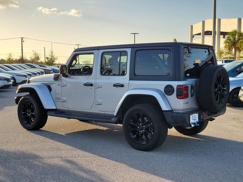 Used 2022 Jeep Wrangler Unlimited Sahara w/ Cold Weather Group image 5