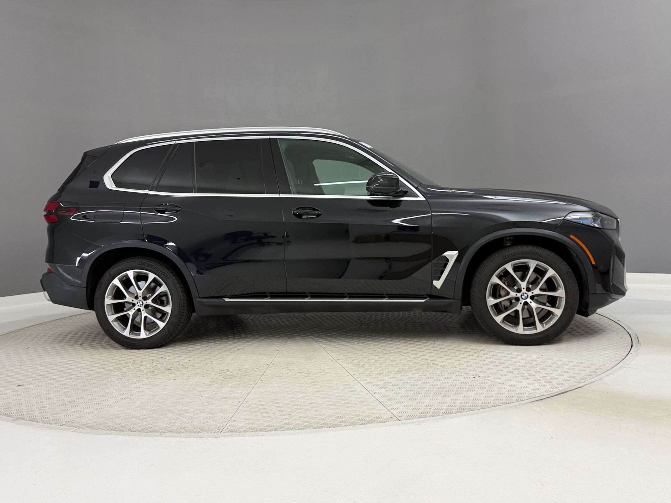Used 2024 BMW X5 sDrive40i w/ Premium Package RWD image 8