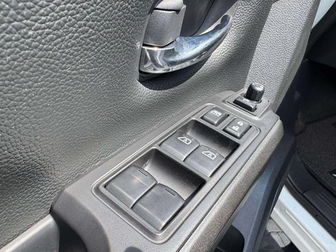 Used 2021 Nissan Titan PRO-4X w/ Pro-4x Convenience Package AWD/4WD image 16